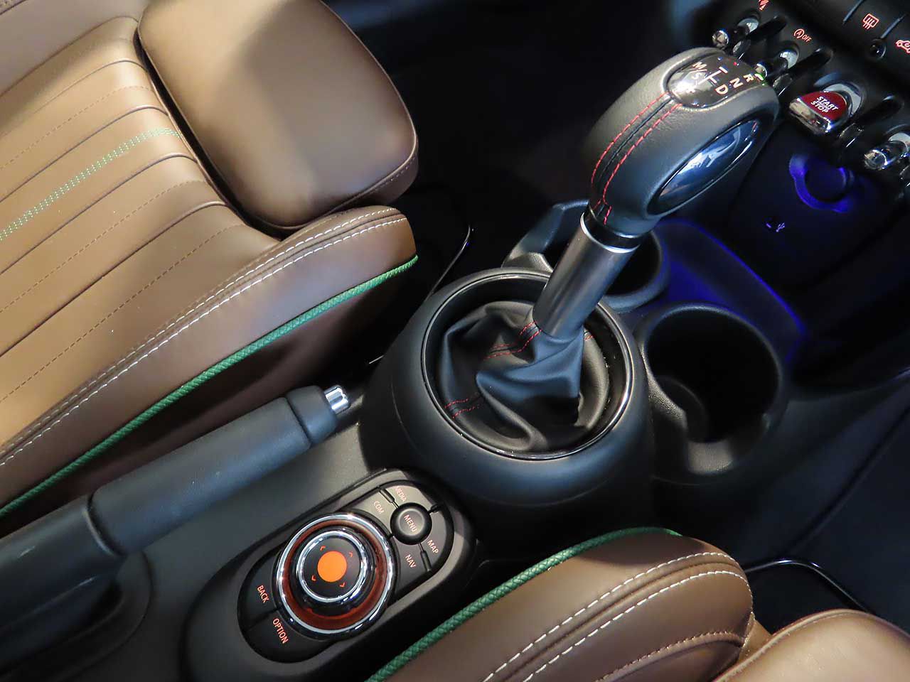 F56 COOPER S D(AT)