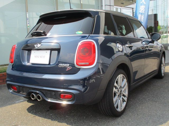 F55 COOPER S D(AT)
