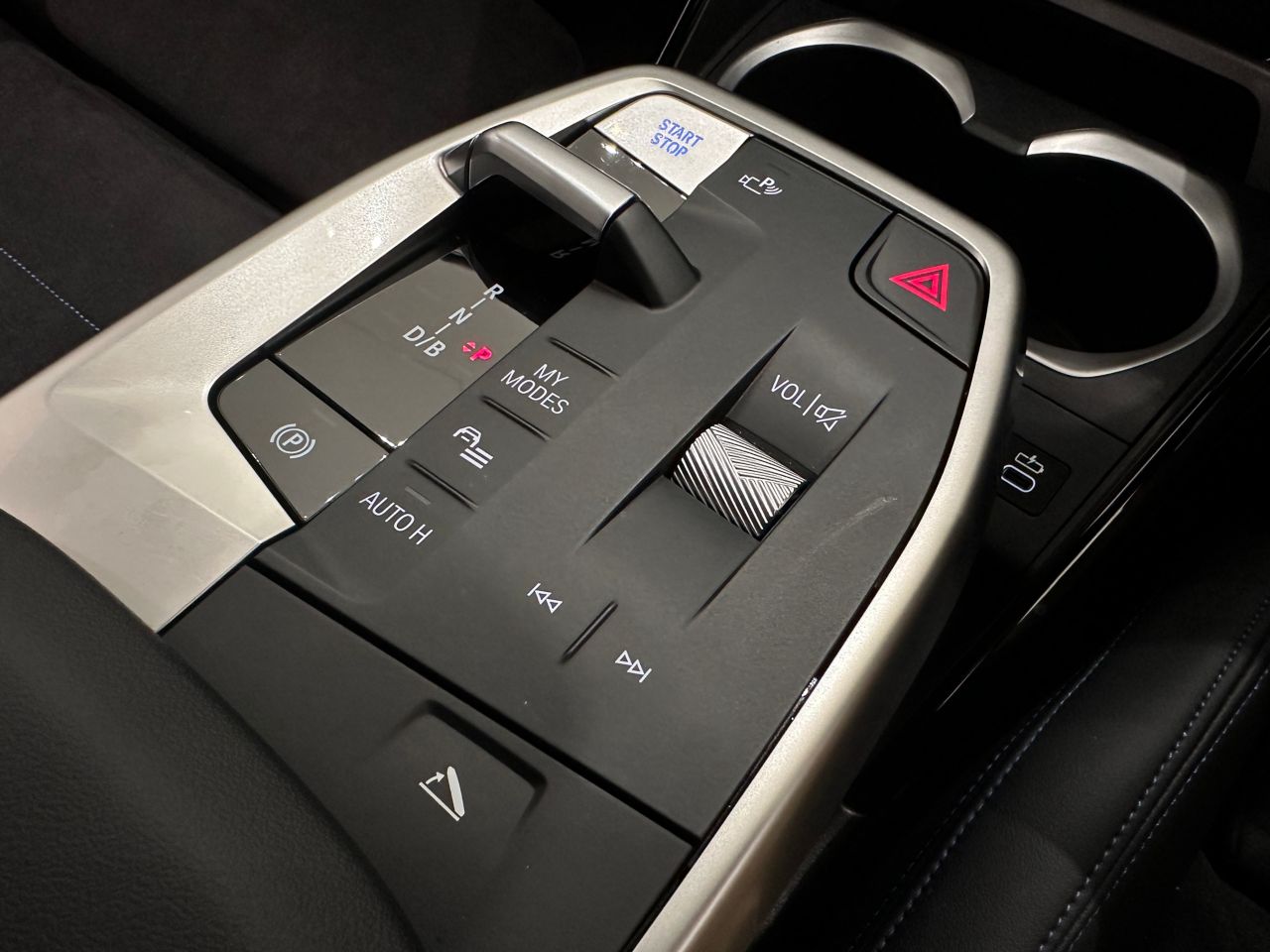 iX2 xDrive30 MSP