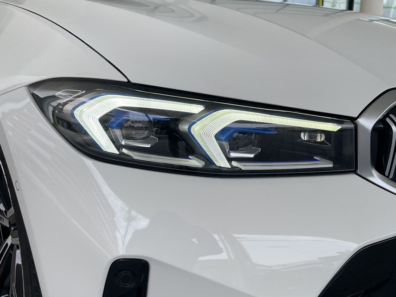 320d xDrive Berline RHD