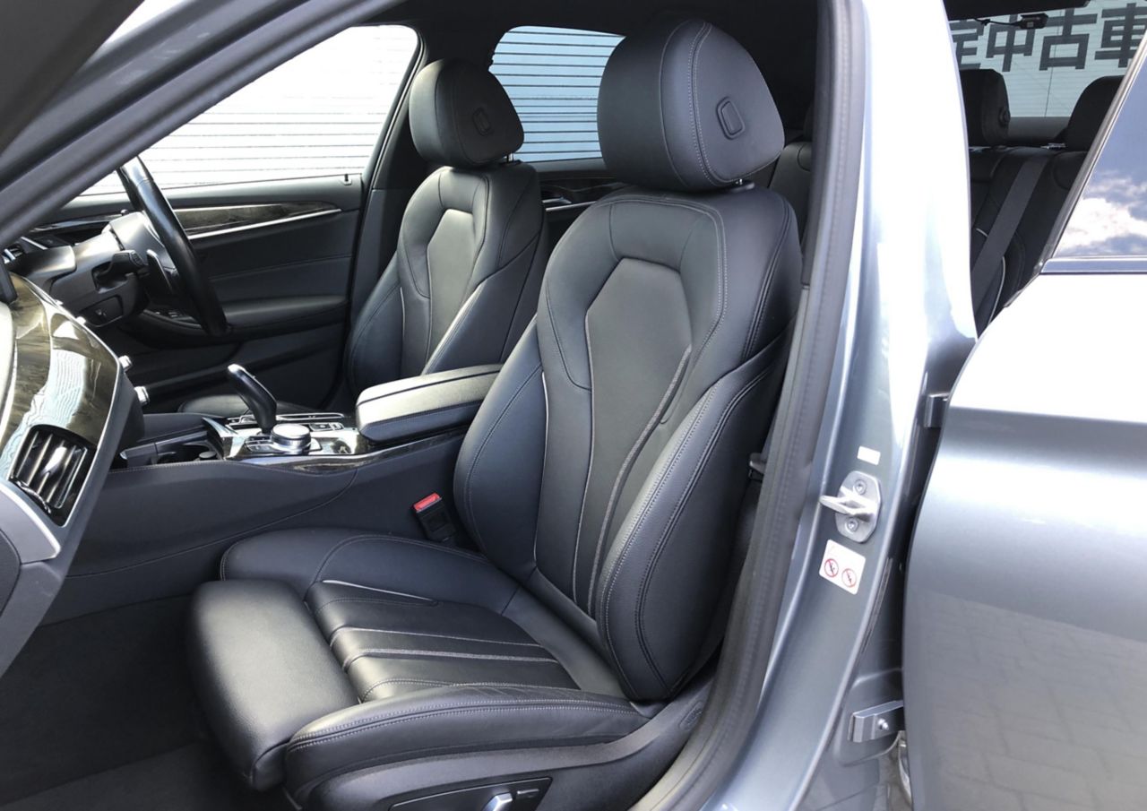 520d xDrive Sedan RHD