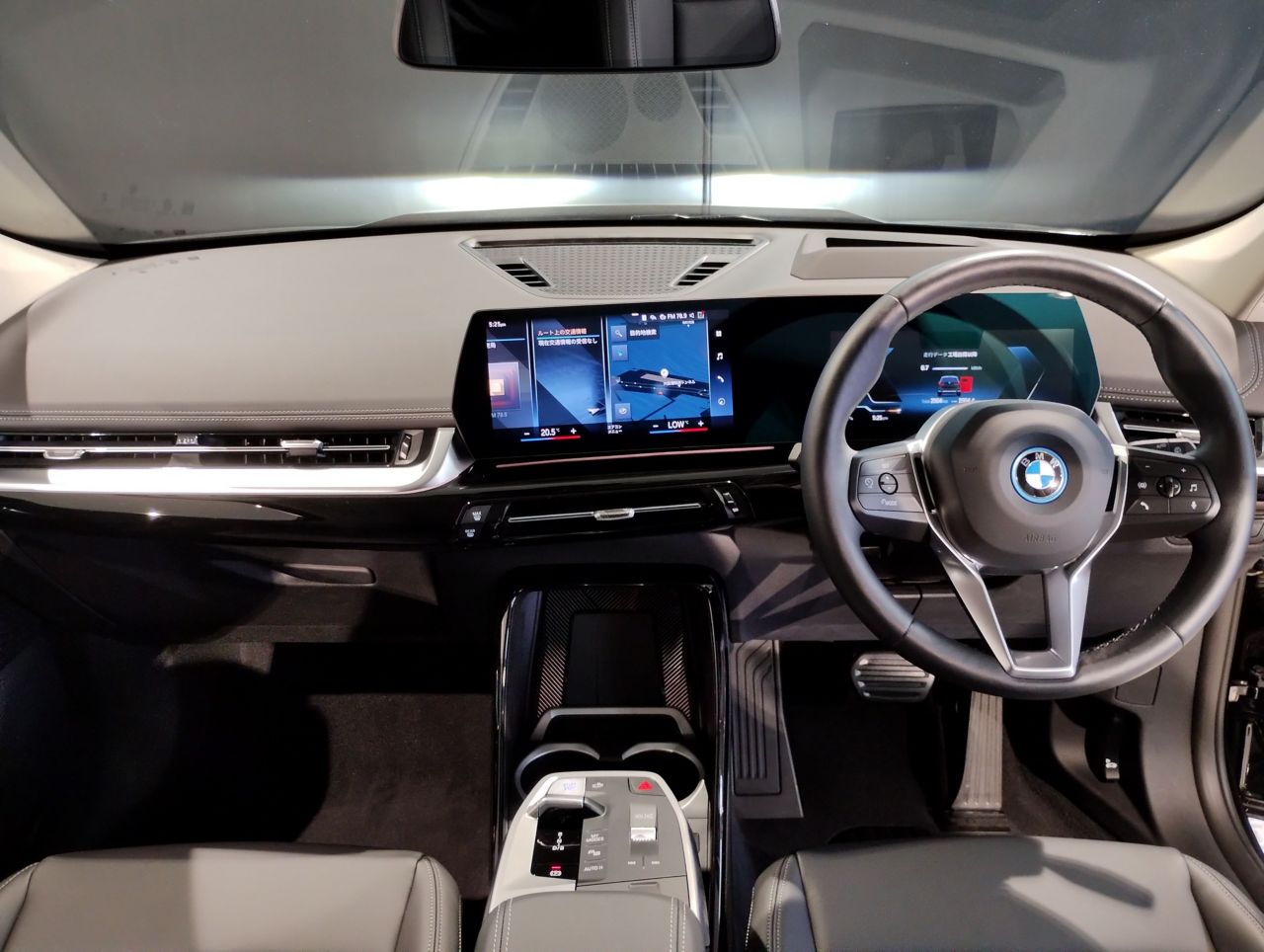 U11 iX1 xDrive30