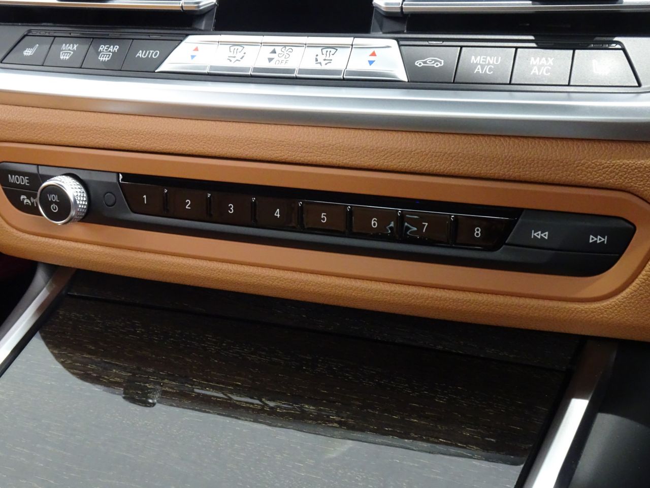 G20 330e Saloon RHD