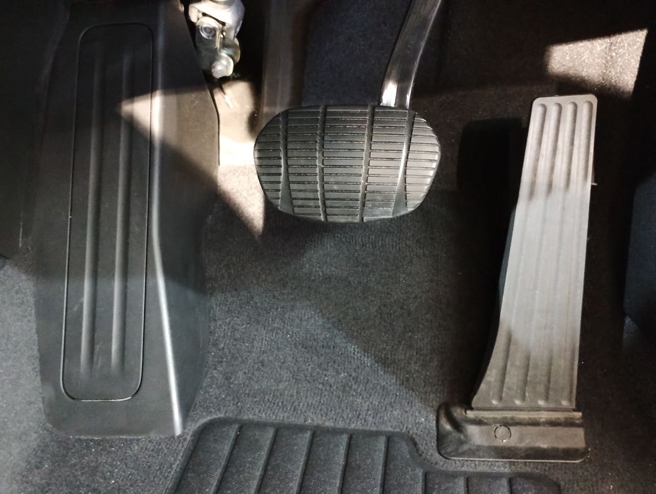 F40 118d Sports Hatch 5-door B47 2.0d