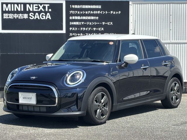 THE NEW MINI COOPER D 5 DOOR.