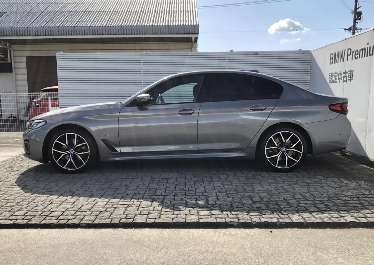 520d xDrive Sedan RHD