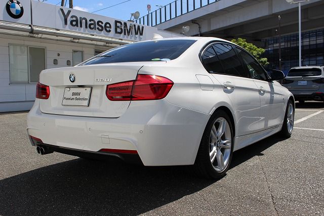 320I SEDAN RHD