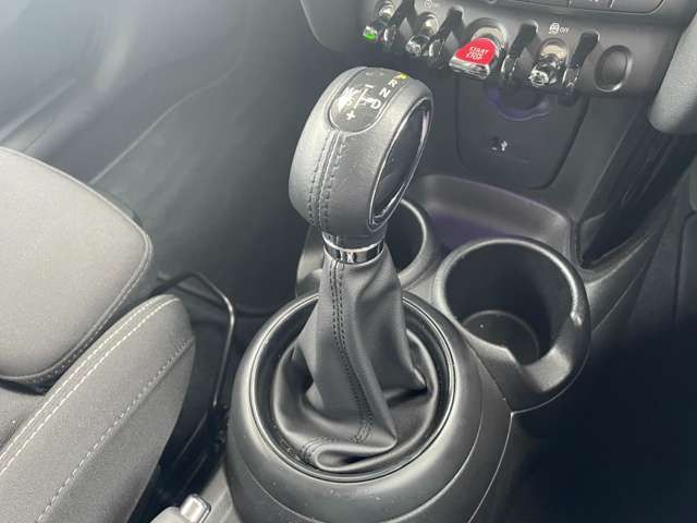 F56 COOPER S D(AT)