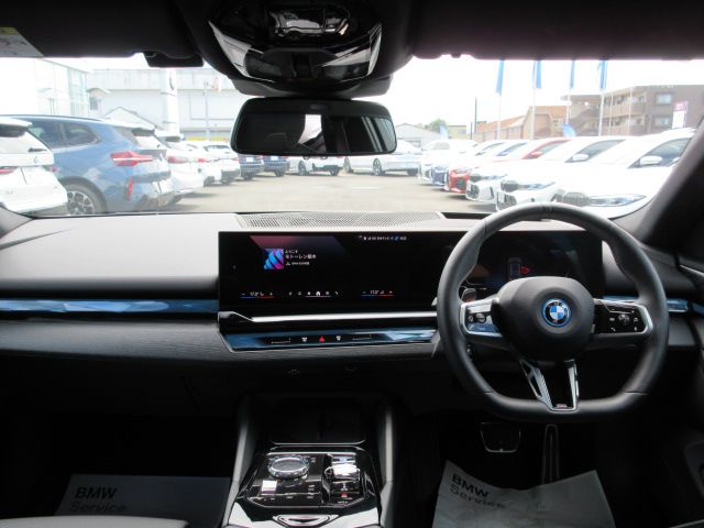 BMW i5 eDrive40 M Sport RHD