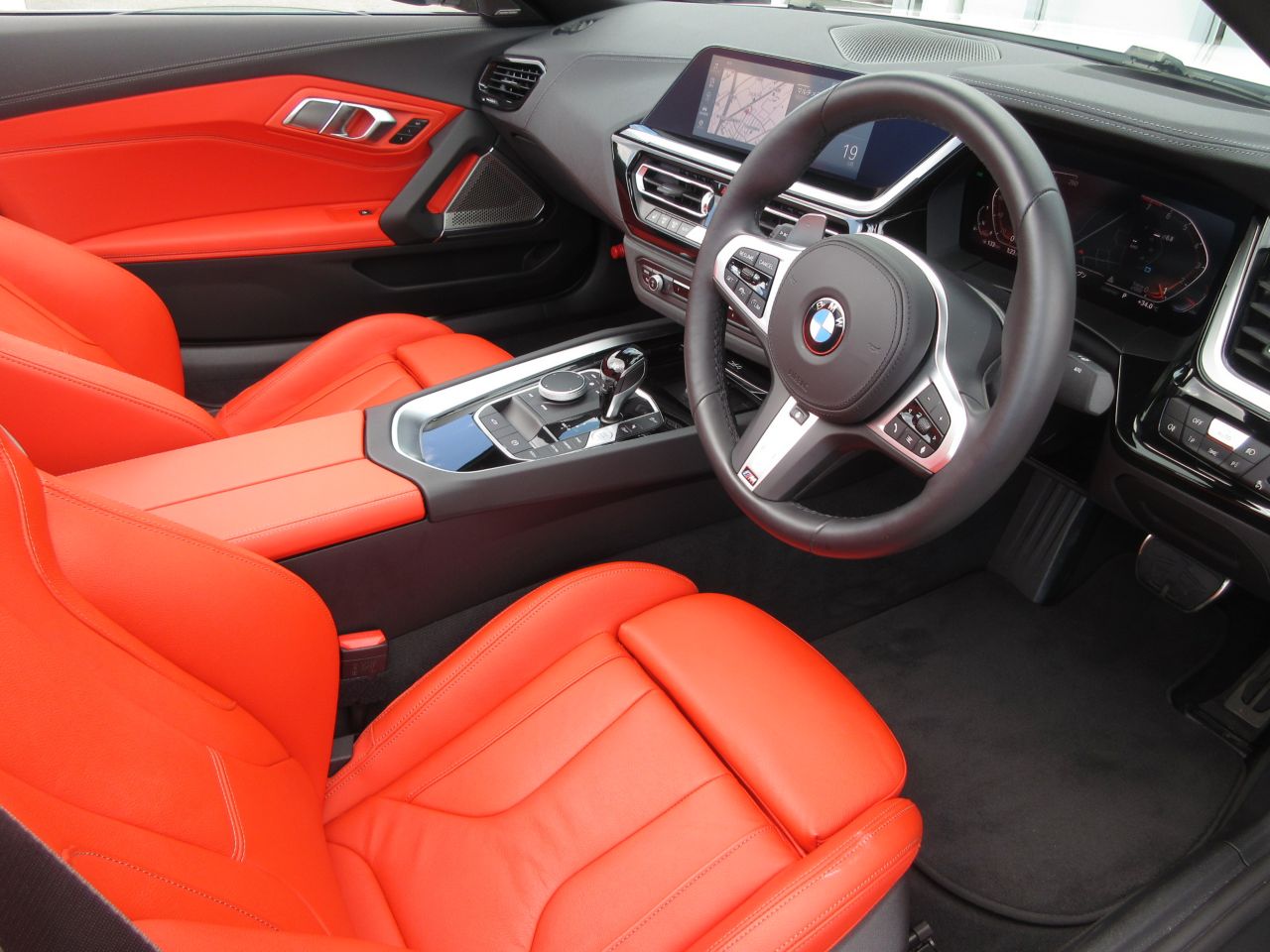 G29 z4 sDrive20i RHD