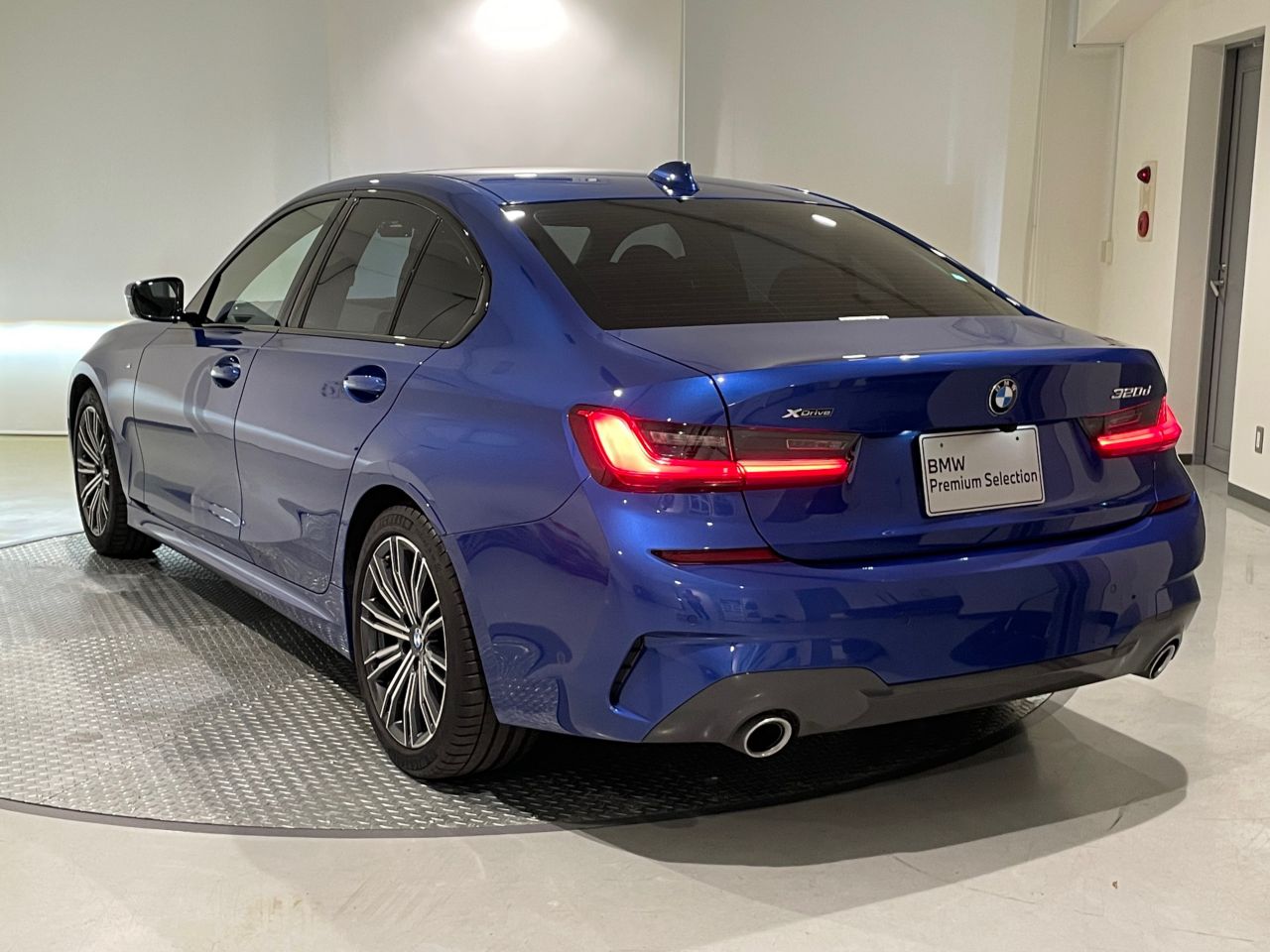 G20 320d xDrive RHD Saloon