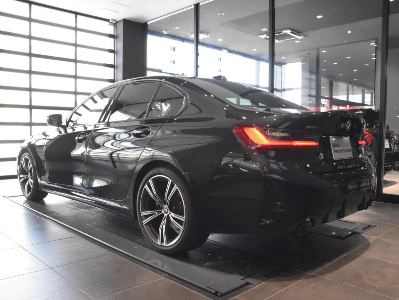 320d xDrive Berline RHD