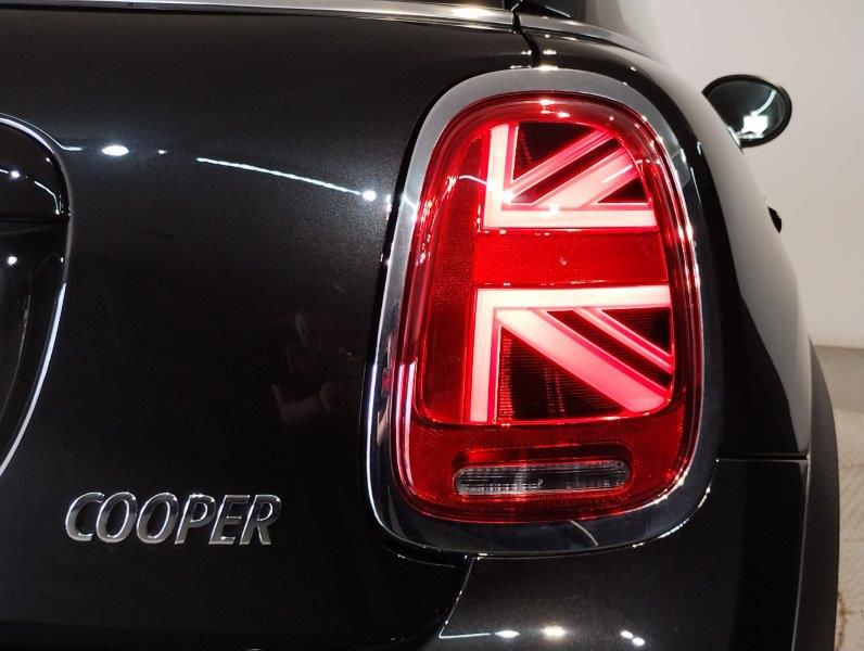 MINI Cooper F56 RHD