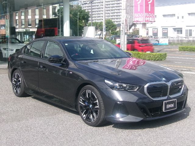BMW i5 M60 xDrive Sedan RHD