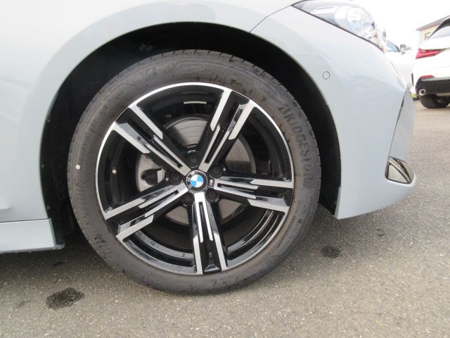 320d xDrive Berline RHD