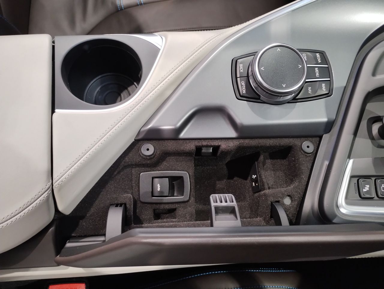 I15 i8 Roadster B38 1.5i