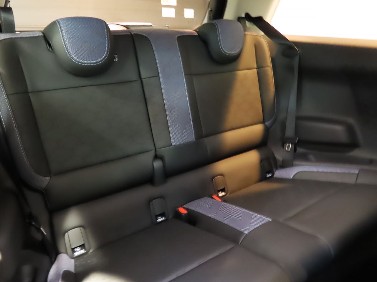 J01 MINI Cooper E