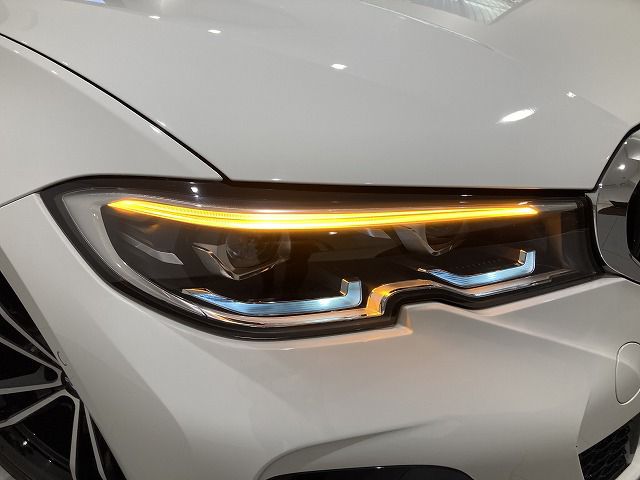 G20 320d xDrive RHD Saloon