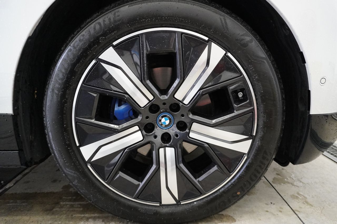 i20 iX xDrive40