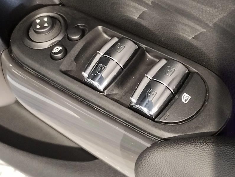 MINI F55 Cooper D 5dr Hatch LCI