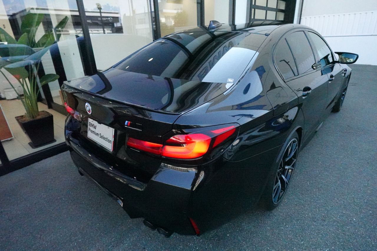 M5 Sedan RHD