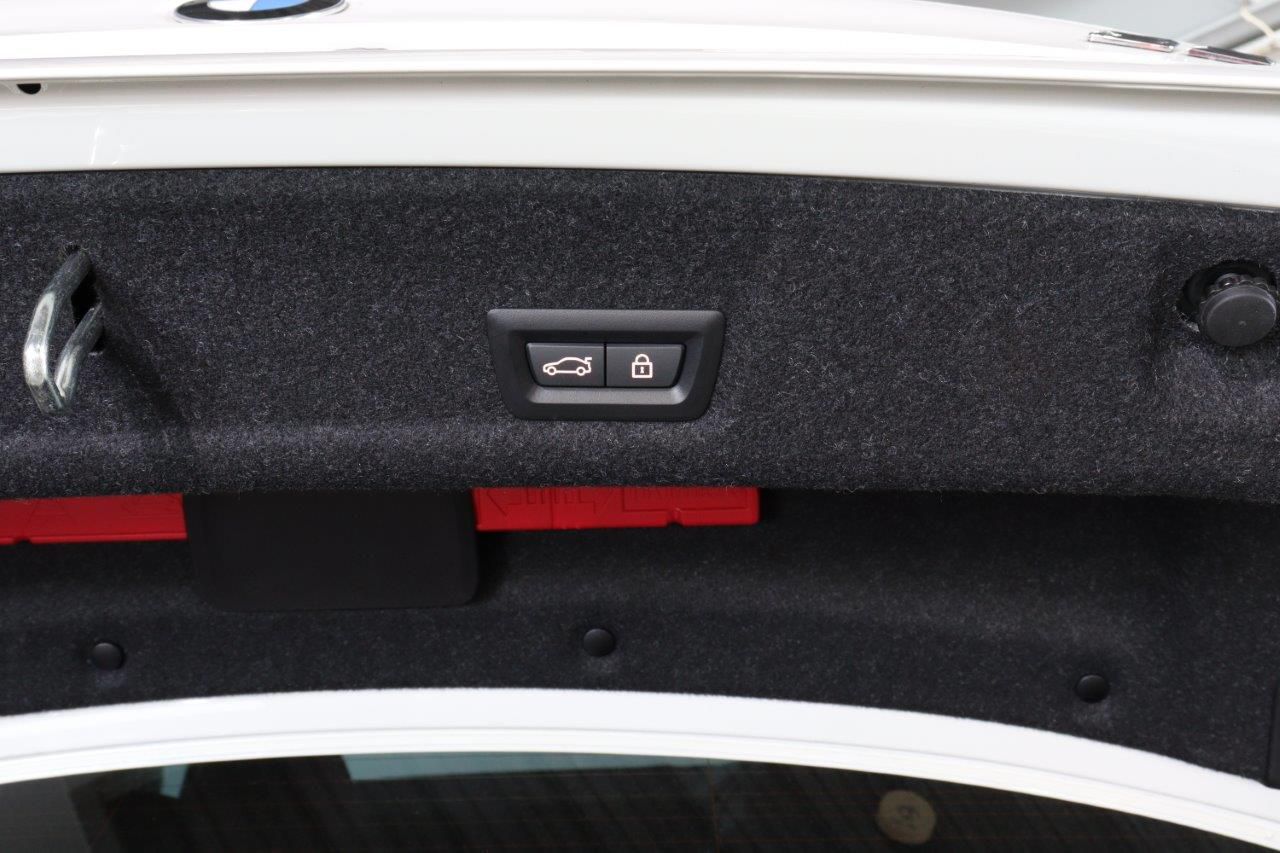 G20 320i Saloon RHD TU