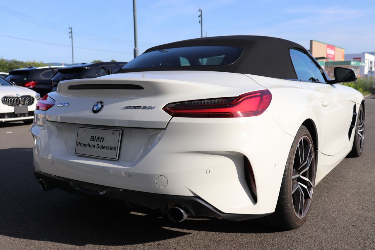 G29 z4 sDrive20i RHD