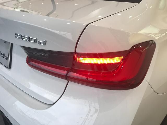 320d xDrive Berline RHD