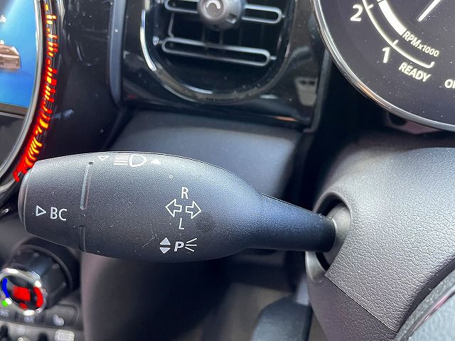 MINI Cooper F56 RHD