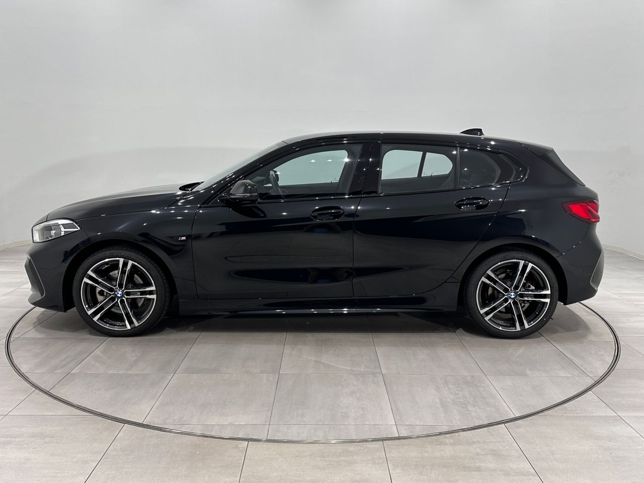 F40 118d Sports Hatch 5-door B47 2.0d