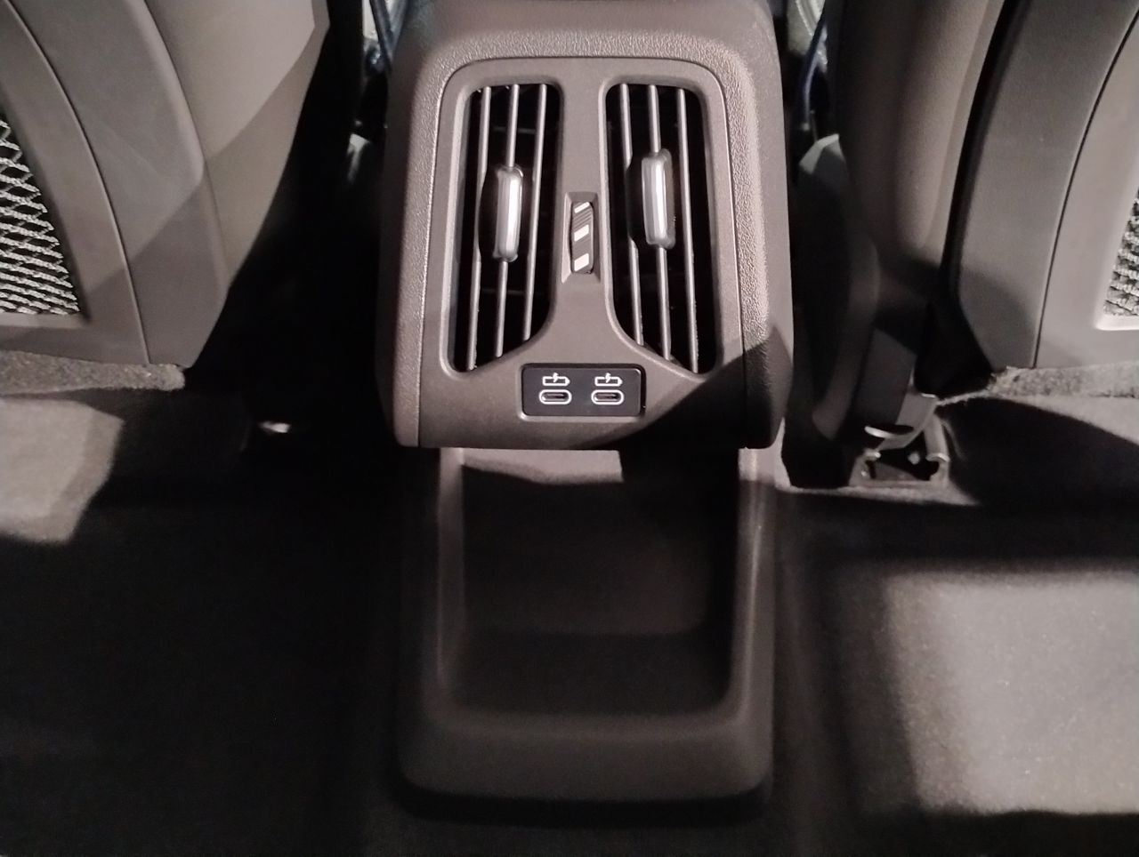 U11 iX1 xDrive30