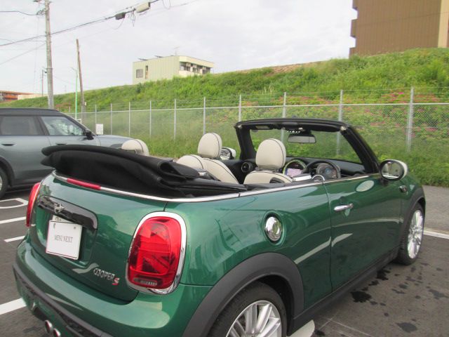 MINI Cooper S Convertible RHD