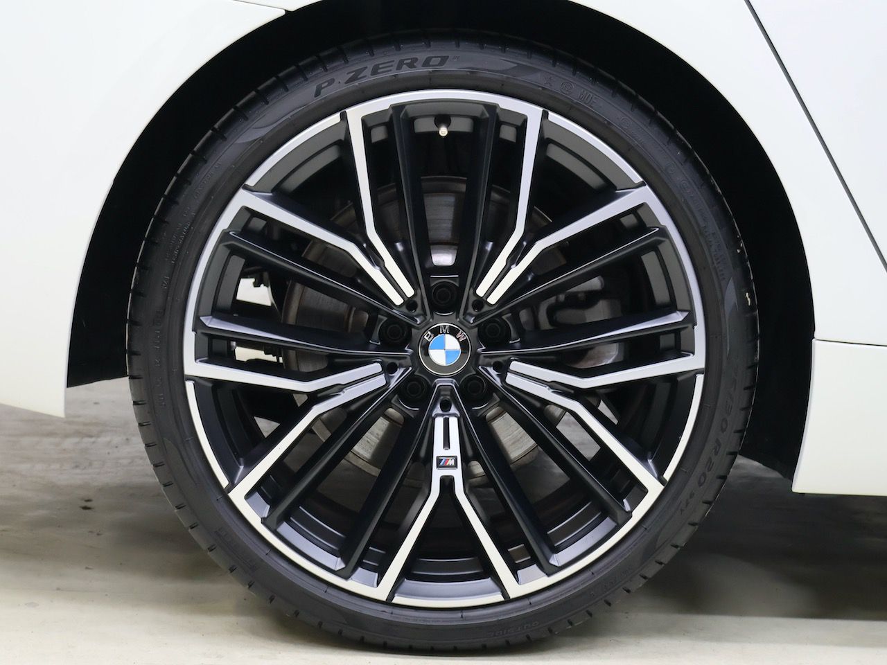 520d xDrive Sedan RHD