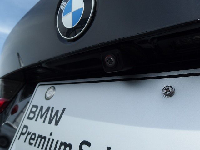 320i Sedan RHD