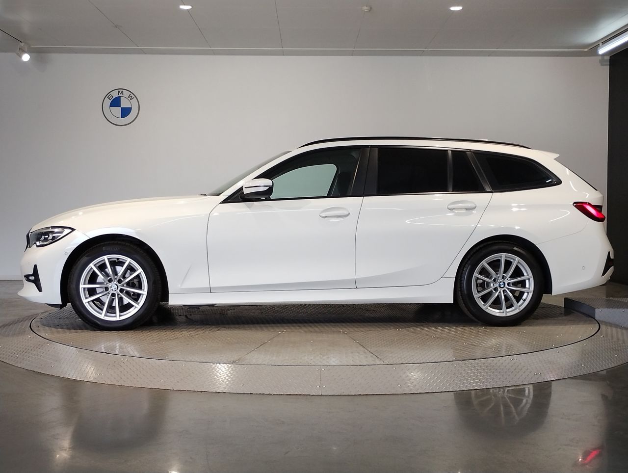 G21 318i Touring