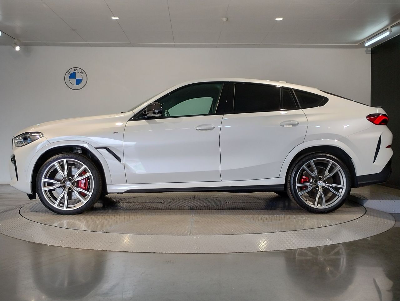 X* M50i RHD