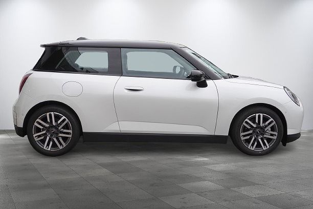 J01 MINI Cooper E