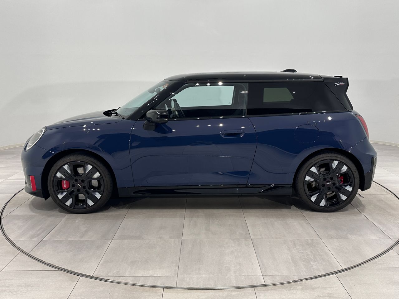 J01 MINI John Cooper Works Electric