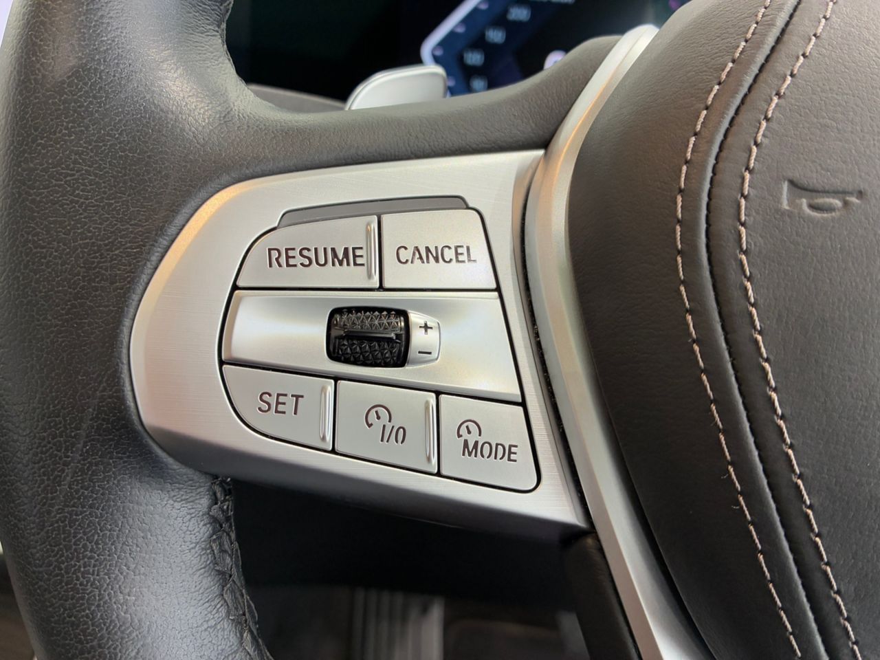 X7 xDrive40d RHD US
