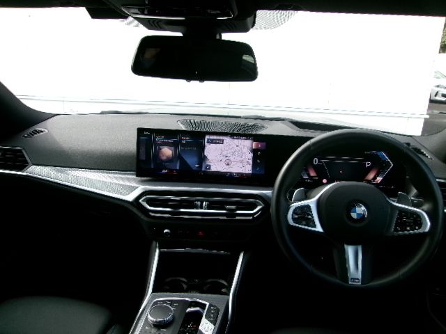 320d xDrive Berline RHD