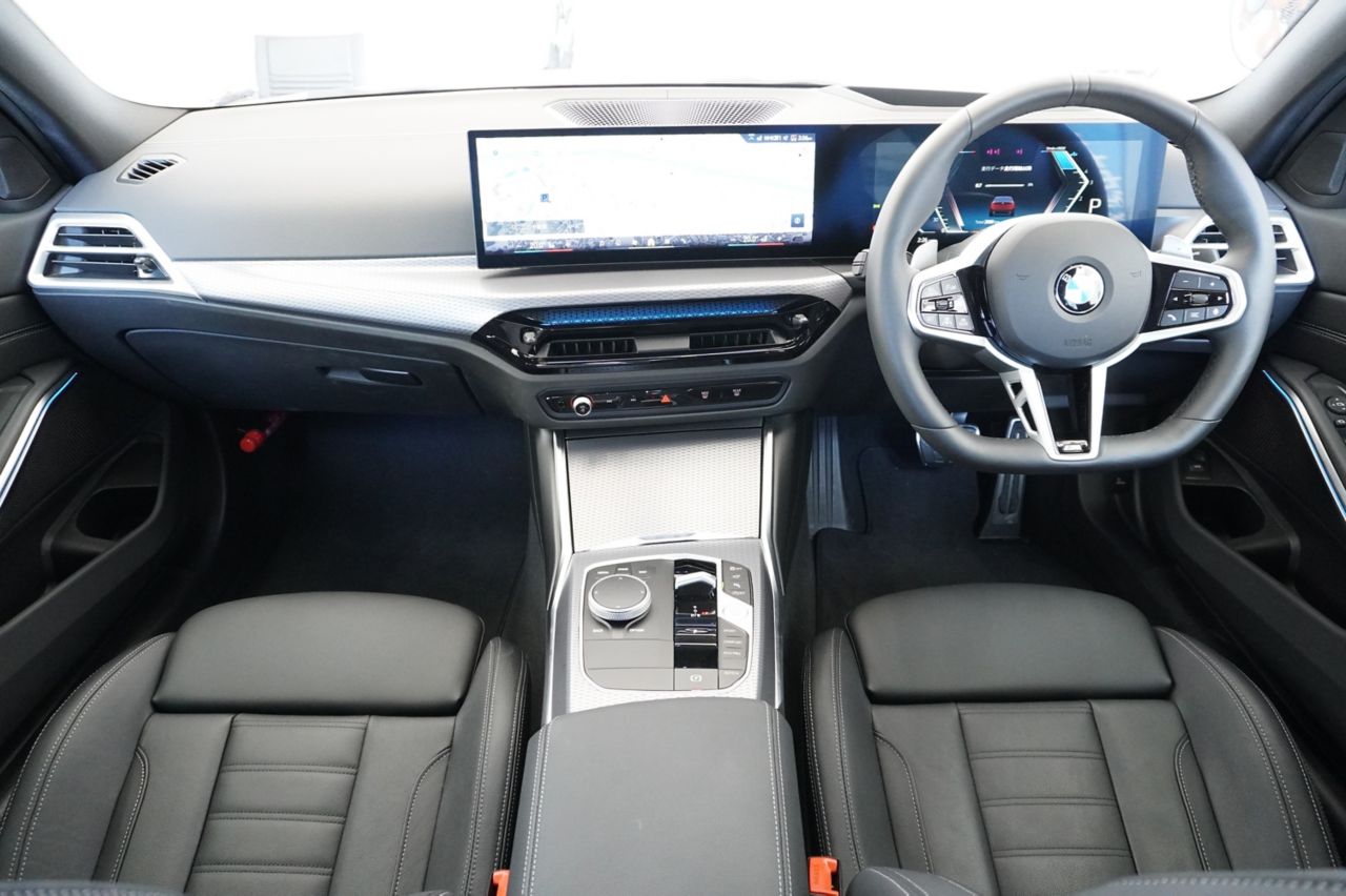 320d xDrive Berline RHD