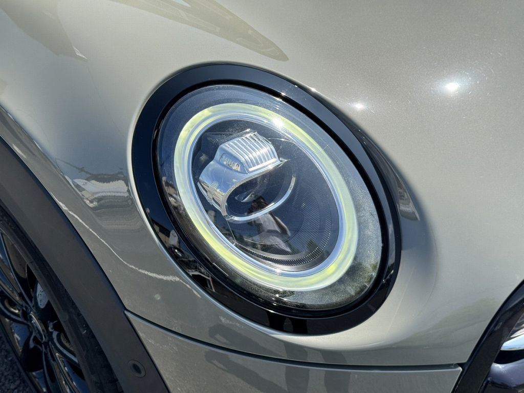 F55 COOPER S D(AT)