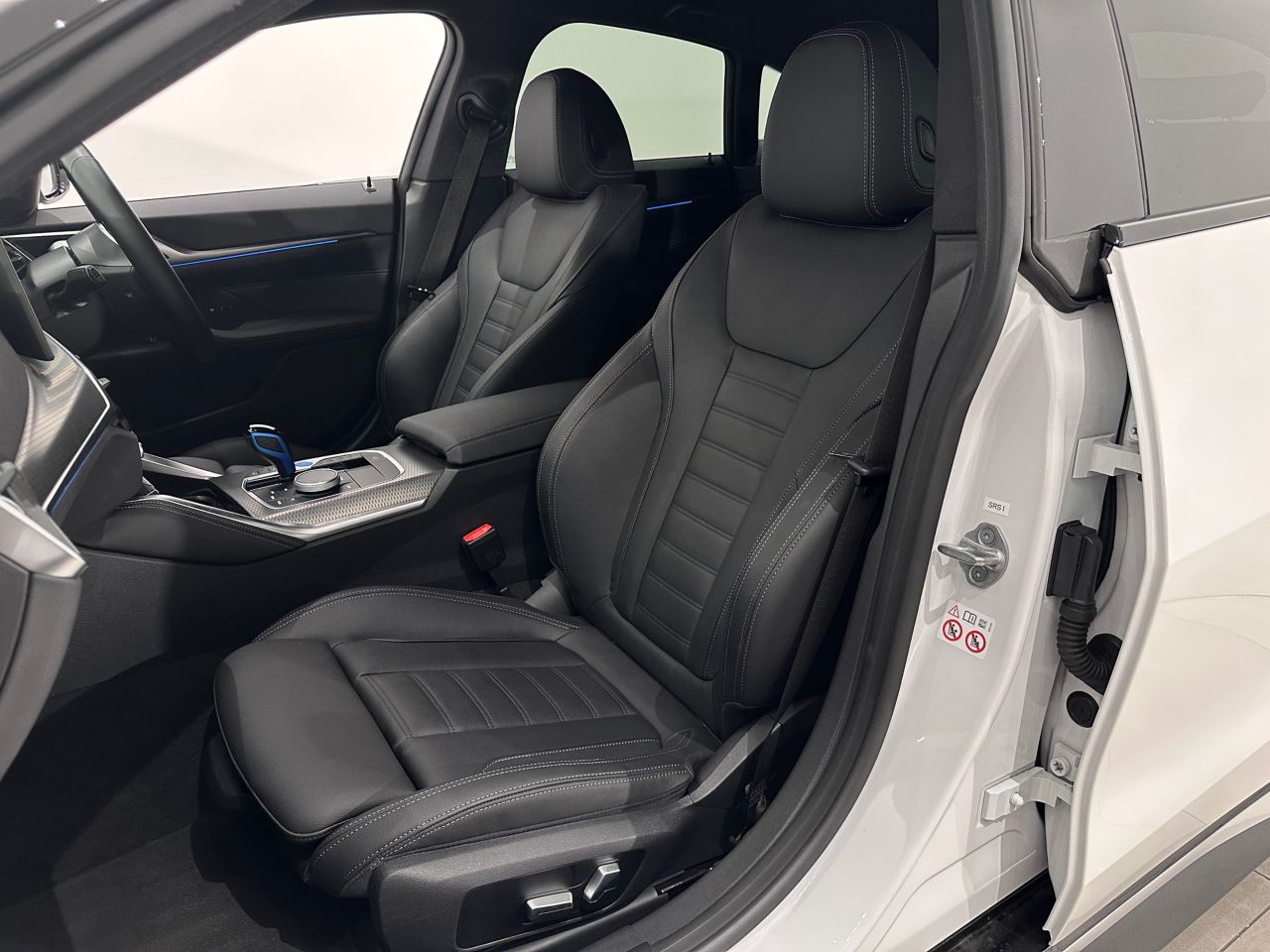 G26 i4 eDrive40 RHD