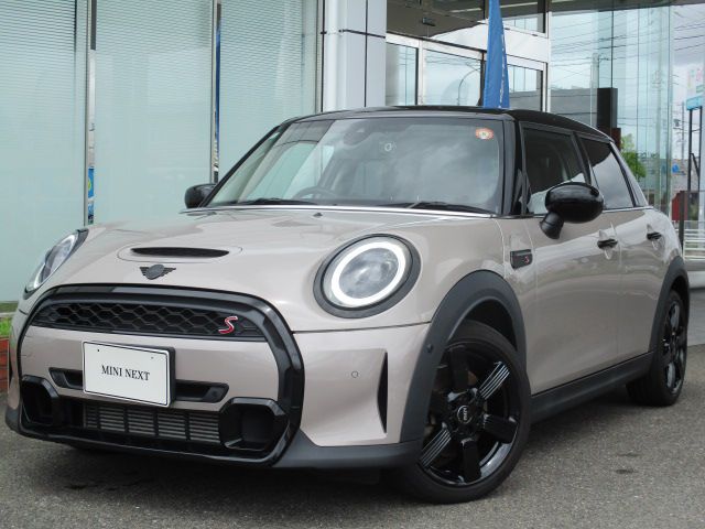 THE NEW MINI COOPER SD 5 DOOR.