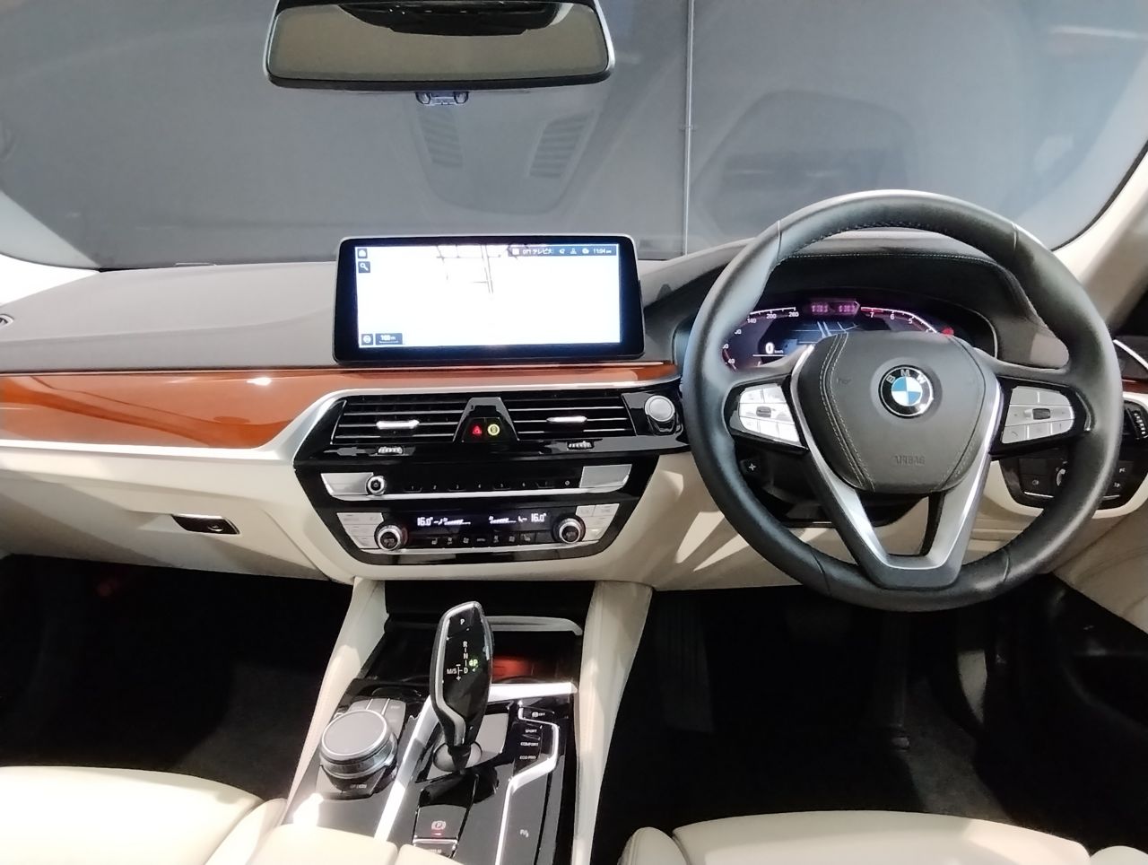 520i Sedan RHD