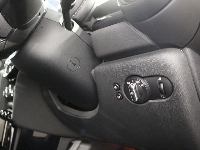 F55 COOPER D (AT)