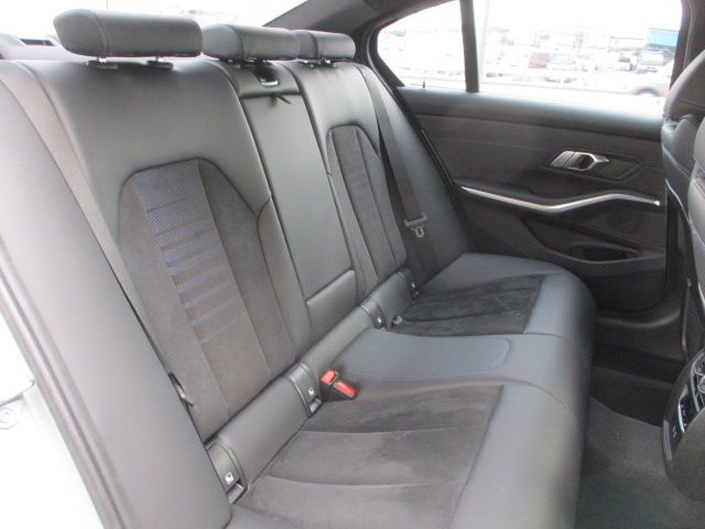 320d xDrive Berline RHD