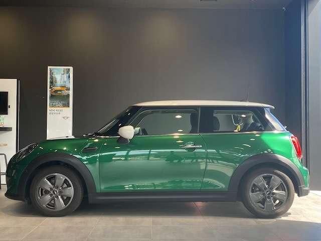 MINI Cooper F56 RHD