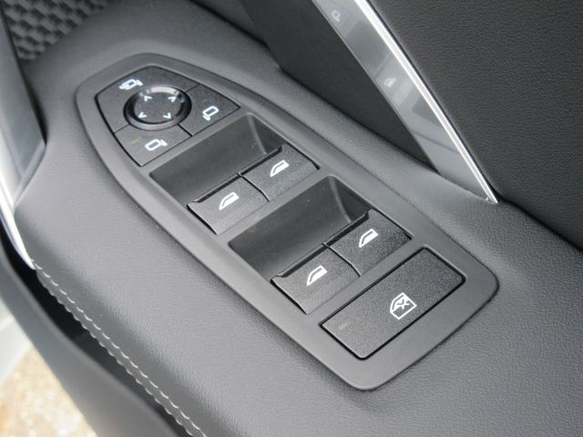 iX2 xDrive30 MSP