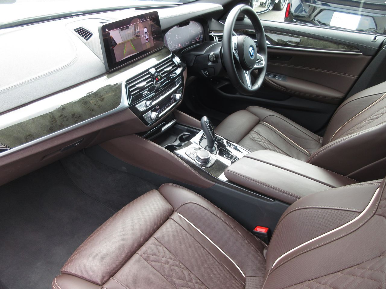 530e Sedan RHD